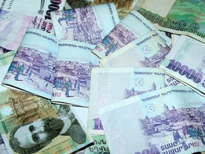 Փորձագետները կանխատեսում են դրամի հետագա արժեզրկում եւս 10-20 տոկոսով