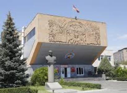 Mediaport: Курсантам Военной академии имени Вазгена Саркисяна раздают полицейскую форму