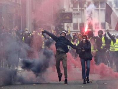 Over 20 people arrested in Paris protests
