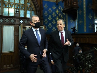 Главы МИД РФ и Азербайджана обсудили ситуацию в Карабахе