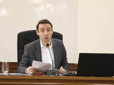 Мэр Еревана пообещал зимой начать обновление транспортной сети города