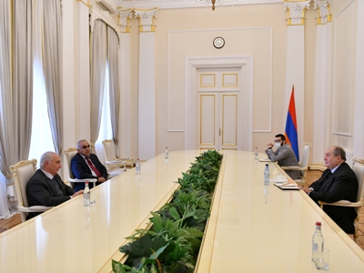 Президент Армении обсудил с представителями ряда партий ситуацию в стране