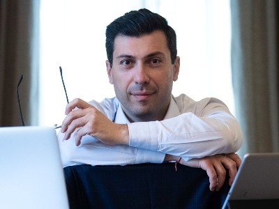Минасян: А может, стоит начать поиск виновных с человека, занимающего должность президента Армении?