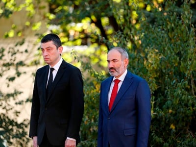 Это конченный придурок, армяне совсем с ума сошли. Ինչ է առաջարկել Փաշինյանը Վրաստանի վարչապետին