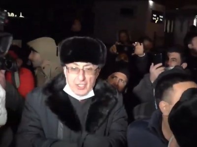 Полиция дала перекрывшим проспект Баграмяна гражданам время разблокировать дорогу