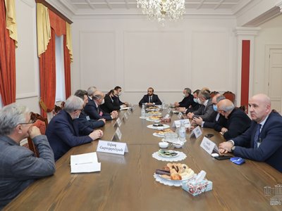 Արարատ Միրզոյանը հանդիպել է Հայաստանի արդյունաբերողների եւ գործարարների միության ներկայացուցիչներին