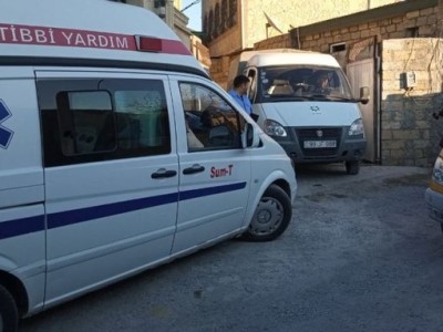 В Азербайджане при обрушении кровли здания АЗТВ погиб человек