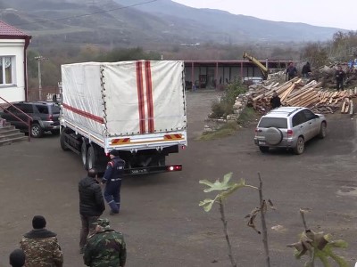 Russian emergency ministry delivers humanitarian aid transferred to Karabakh to addressees