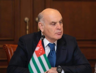 Президент Абхазии заразился коронавирусом