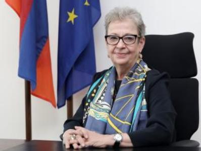 Глава делегации ЕС: Прилагаем усилия, чтобы в этой сложной ситуации поддержать Армению