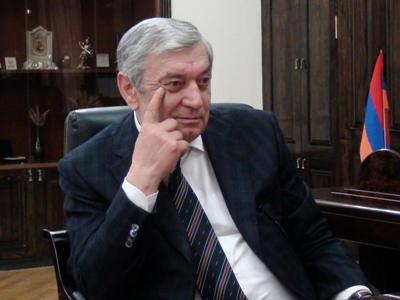 Վերջ դնել խմբակային, կուսակցական շահերին, քաղաքական դիվիդենտներ շահելու մոլուցքին, անձնական ամբիցիաներին. Ցոլակյան