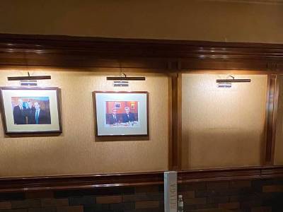 Armenian newspaper: Photo of famous jazzman and Nikol Pashinyan taken off wall in famous Yerevan jazz club