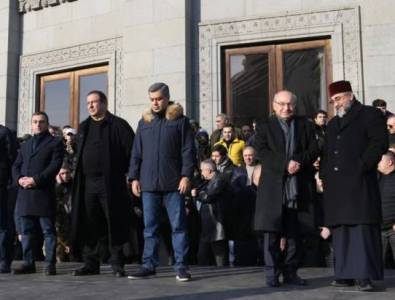 «Հրապարակ». Գագիկ Ծառուկյանը հասկացնում է, որ «ասողը» ինքն է