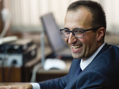Վարչապետի աշխատակազմի նորանշանակ ղեկավարն անցնում է 10 դատական գործերով