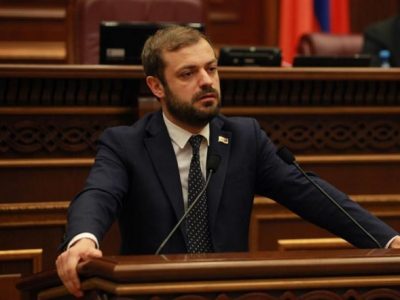 Депутат от «Моего шага» раскритиковал главу следственной комиссии парламента за плохой отчет