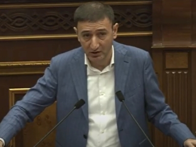 Депутат от правящего блока «Мой шаг» признался, что не справился с поставленной перед ним задачей