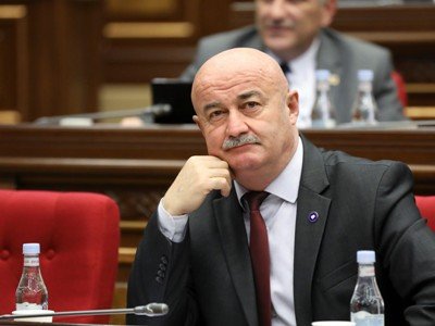 Պայմանավորվածությունը եղել է «բոլորը բոլորի դիմաց», հիմա թե քանի հոգի են, ի՞նչ կարեւոր է. Հովիկ Աղազարյան. Armdaily.am