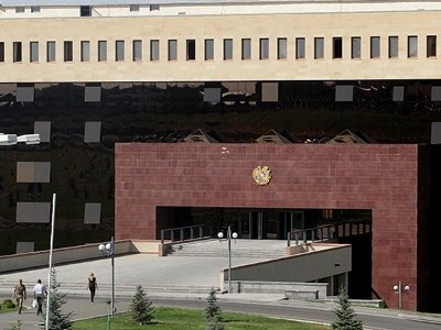 Armenia MOD refutes news about defense minister convincing opposition party leader to meet with Pashinyan