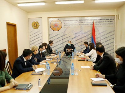 Armenia PM visits Ministry of Labor and Social Affairs