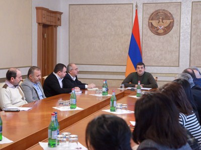 Արայիկ Հարությունյանն ընդունել է Արցախի պետական համալսարանի գիտական խորհրդի անդամներին