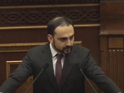 Փոխվարչապետն ընդդիմադիր խմբակցություններին հրավիրեց արտահերթ ընտրություններ անցկացնելու մասին հուշագիր ստորագրել