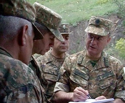 Զինվորի վարտիքի մեծագույն մասնագետ, դու ի՞նչ գիտես՝ առաջնագիծն ինչ է. Սեյրան Օհանյանի կոշտ արձագանքը՝ վարչապետին