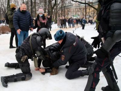 На акциях в поддержку Навального задержали более 1000 человек