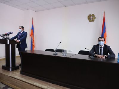«Առաջնահերթ է մարզում միասնության, համերաշխության մթնոլորտի ձեւավորումը». Պապիկյանը ներկայացրել է Շիրակի նոր մարզպետին