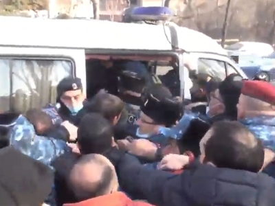 Armenia Police: 8 people apprehended outside legislature building