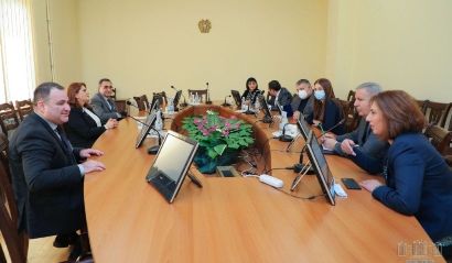 Անկախ պատգամավորները հանդիպել են դատավորի թեկնածուների հետ