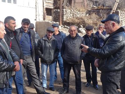 Armenia Syunik Province governor visits residents of Khoznavar village, promises to provide solutions