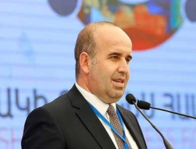 «Հրապարակ». Կի՞նն է ստիպել հրաժարական տալ