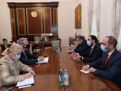 Armenia Deputy PM receives Swedish Ambassador