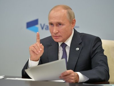 Putin not ruling out restricting internet giants’ activities in Russia