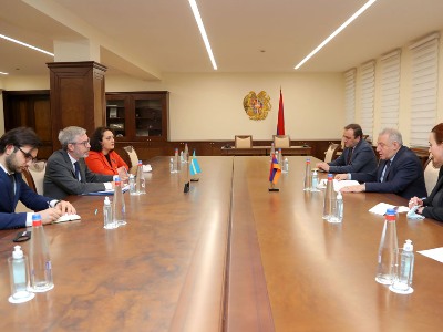 Armenia MOD receives Swedish Ambassador