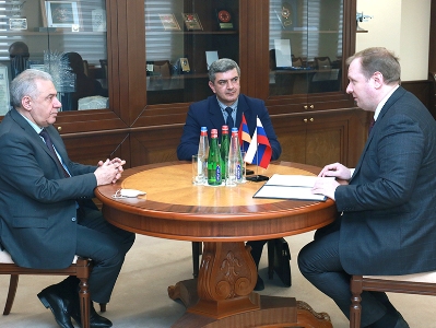 Armenia MOD receives Director General of South Caucasus Railway CJSC Alexey Melnikov