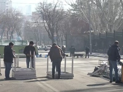 Night passes peacefully on Marshal Baghramyan Avenue in Yerevan