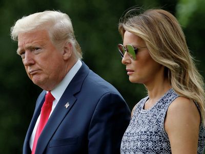 Трамп с супругой привились от коронавируса в январе, сообщили СМИ