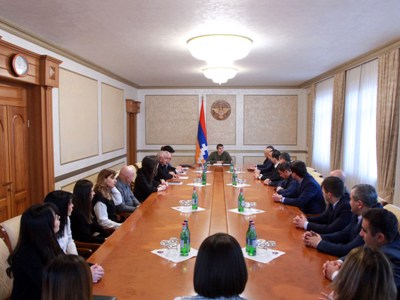 Արայիկ Հարությունյանն ԱՀ նախագահի վերահսկողական ծառայության անձնակազմին է ներկայացրել նոր ղեկավար Մհեր Աբրահամյանին