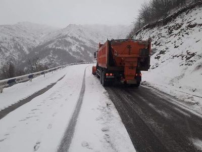 17 բնակավայրերում ձյուն է տեղում. Բքի պատճառով Թթուջուր-Նավուր ճանապարհը փակ է. Տիգրանաշենի ոլորաններում մառախուղ է