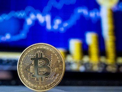 Биткоин упал в цене более чем на 10%