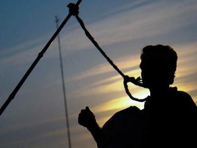 Bangladesh court sentences 14 Islamists to death