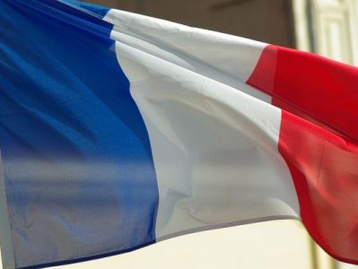 Франция вновь откроет свое посольство в столице Ливии