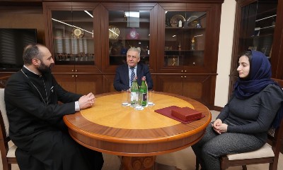 Պատերազմում զոհված Նարեկ սարկավագ Պետրոսյանը հետմահու «Մարտական խաչ» 1-ին աստիճանի շքանշանով է պարգեւատրվել
