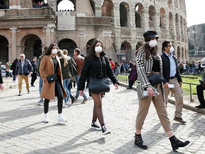 EU assesses impact of COVID-19 mass vaccination during summer tourist season