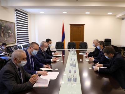 Շուրջ 4000 հայկական հուշարձաններ այս պահին գտնվում են ոչնչացման իրական վտանգի տակ. Դումանյանը՝ Ղազախստանի դեսպանին
