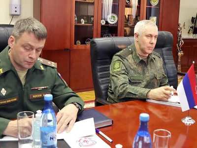 «Յա չգիտեն ՌԴ դրոշն ինչ տեսք ունի, յա պրոտոկոլշիկն ա խմած». Մուրադովի հետ հանդիպման ժամանակ ՌԴ դրոշը թարս է դրված եղել