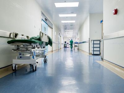 В ереванской больнице пациент погиб, выбросившись из окна
