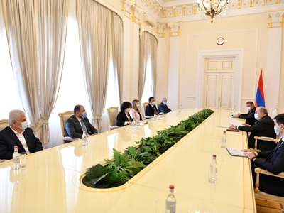 Armenia President meets with rectors of several universities