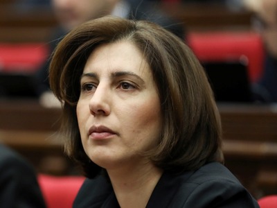 Մինչ իշխանությունը խոսում է խաղաղության մասին, Ալիեւը մեր զինվորների հագուստով ցուցահանդես է կազմակերպում․ պատգամավոր